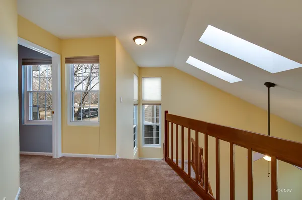 $2,700 | 344 Kildare Court, Carol Stream, IL 60188