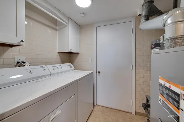 $2,700 | 344 Kildare Court, Carol Stream, IL 60188