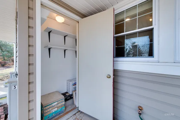 $2,700 | 344 Kildare Court, Carol Stream, IL 60188