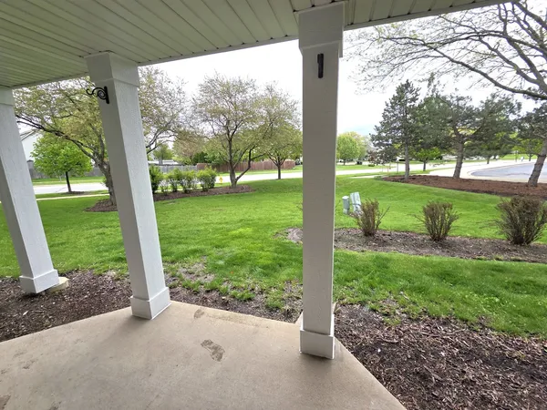 $2,700 | 344 Kildare Court, Carol Stream, IL 60188