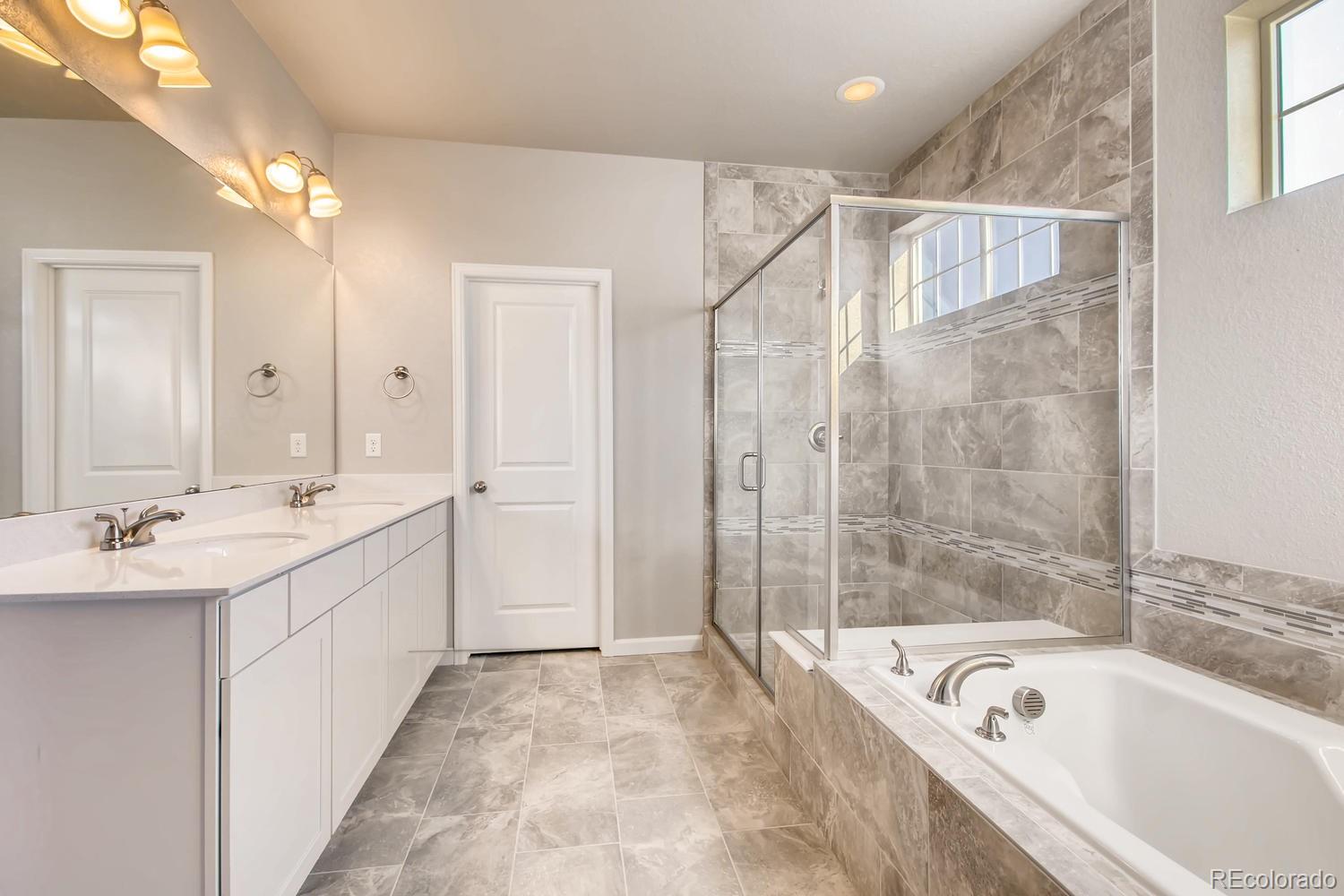 8941 South Catawba Street Aurora, CO 80016 - Photo 17 of 28