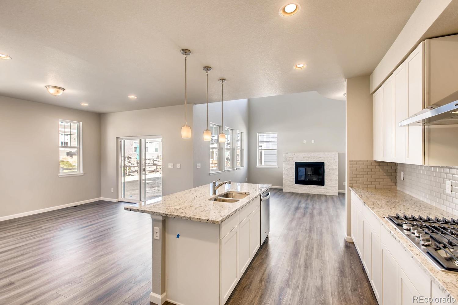 8941 South Catawba Street Aurora, CO 80016 - Photo 9 of 28