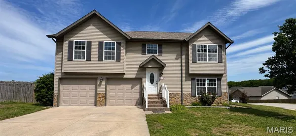 $262,500 | 1570 Lyle Curtis Circle, Waynesville, MO 65583