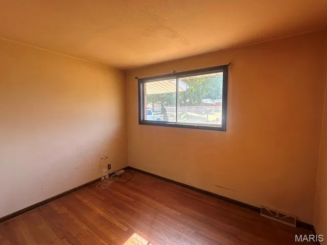 $84,000 | 2353 Hallwood Drive, St. Louis, MO 63136