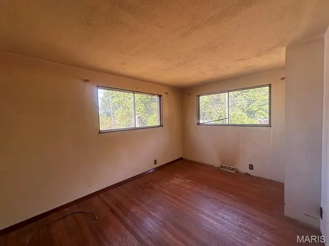 $84,000 | 2353 Hallwood Drive, St. Louis, MO 63136