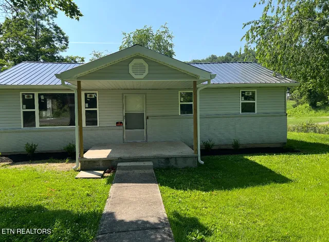 $139,000 | 139 Depot Drive, Rose Hill, VA 24281