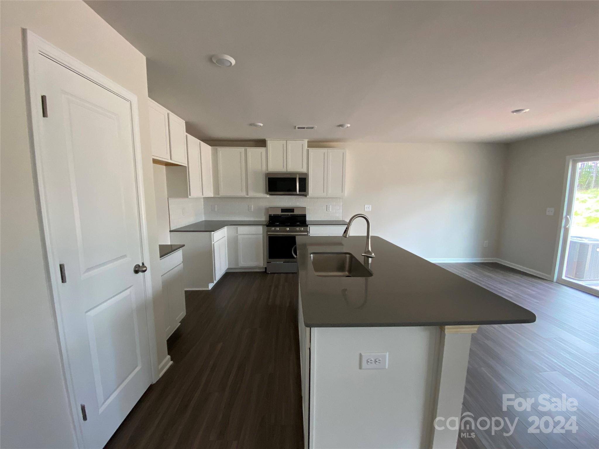 698 Mile Crk Road, Unit 5 Edgemoor, SC 29712 - Photo 7 of 28 Gallery Image 7