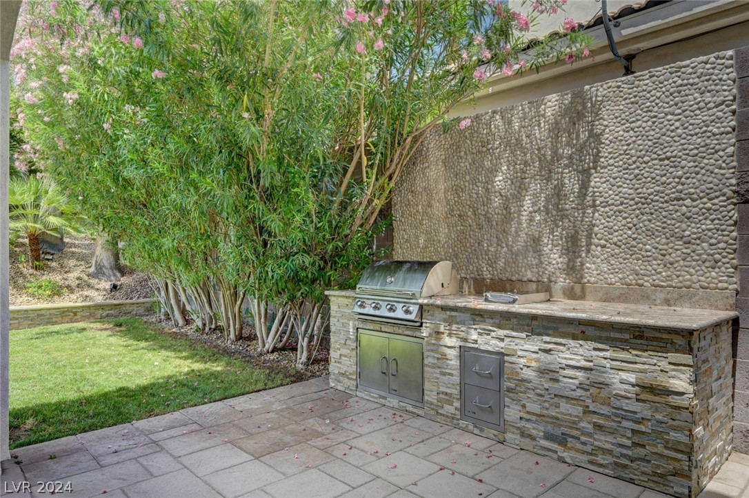 9813 Edgeview Place Las Vegas, NV 89134 - Photo 14 of 98