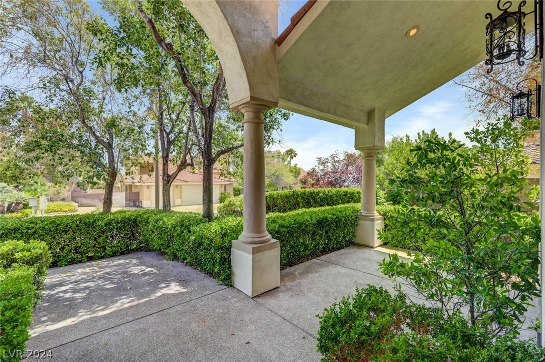 9813 Edgeview Place Las Vegas, NV 89134 - Photo 33 of 98