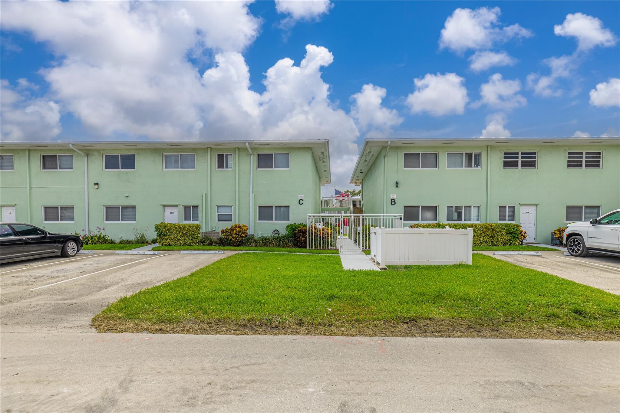 2100 Northeast 38th Street, Unit 216 Lighthouse Point, FL 33064 - Photo 2 of 38 Photo 2