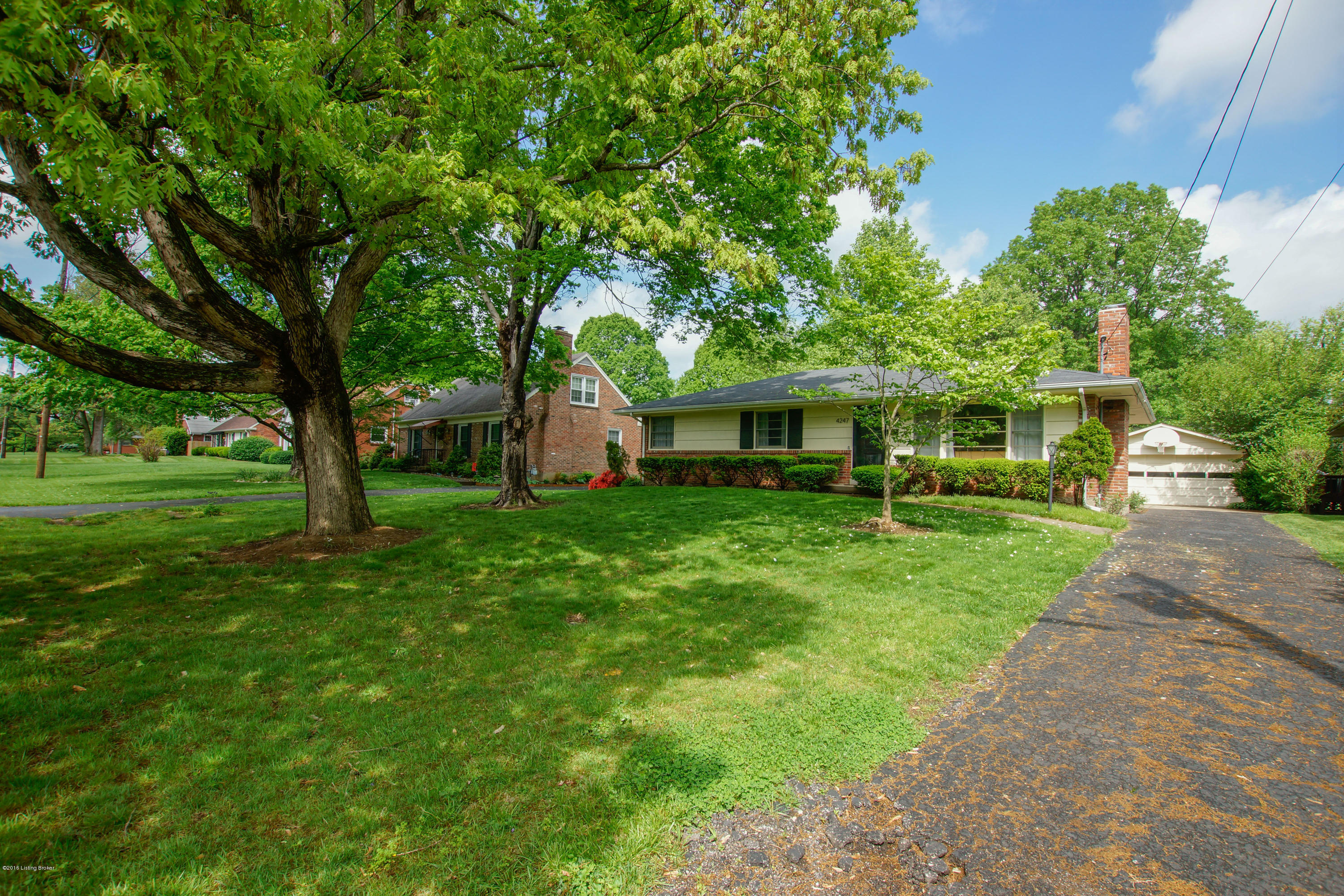 4247 Darbrook Road Louisville, KY 40207 - Photo 2 of 57 4247 Darbrook Rd Front (2)
