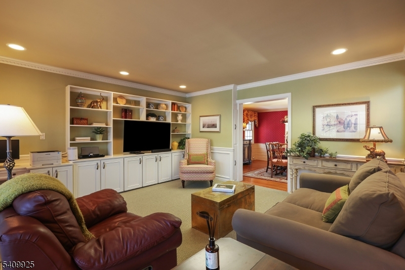 643 Nottingham Place Westfield, NJ 07090 - Photo 11 of 42