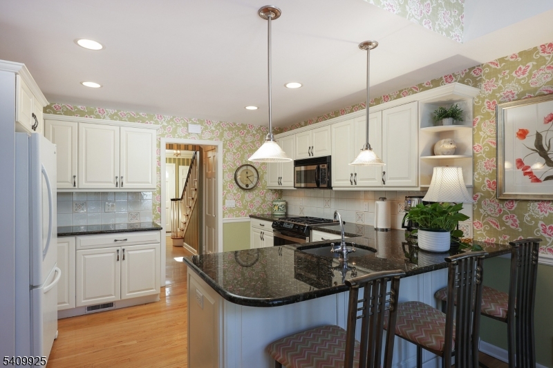 643 Nottingham Place Westfield, NJ 07090 - Photo 16 of 42