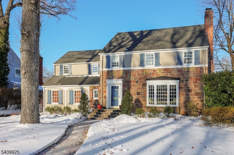 643 Nottingham Place Westfield, NJ 07090 - Photo 2 of 42