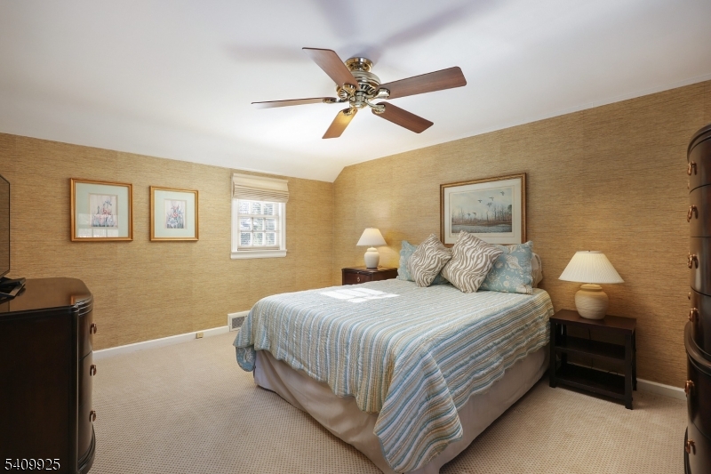 643 Nottingham Place Westfield, NJ 07090 - Photo 25 of 42