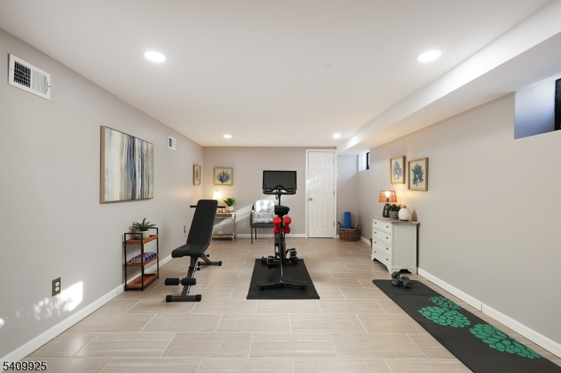 643 Nottingham Place Westfield, NJ 07090 - Photo 30 of 42