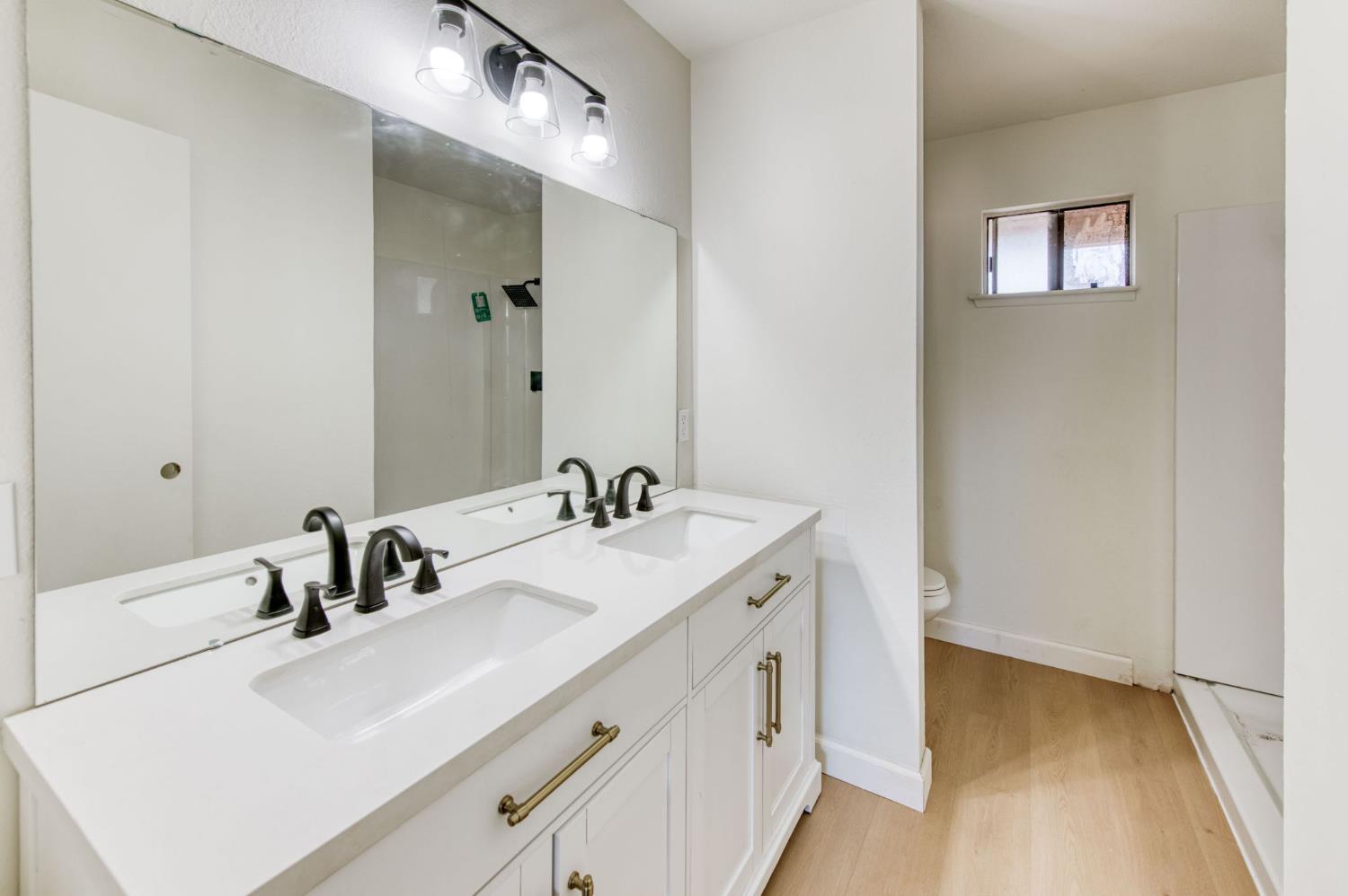 4975 East Butler Avenue, Unit 103 Fresno, CA 93727 - Photo 12 of 16