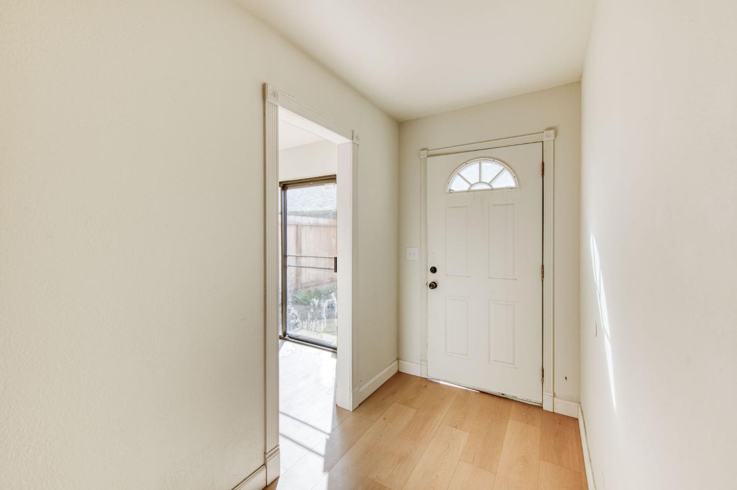 4975 East Butler Avenue, Unit 103 Fresno, CA 93727 - Photo 2 of 16