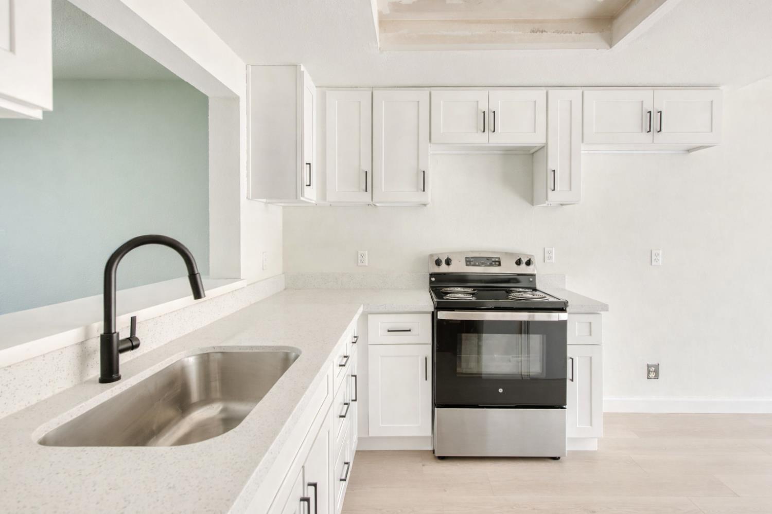 4975 East Butler Avenue, Unit 103 Fresno, CA 93727 - Photo 4 of 16