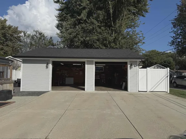 $339,000 | 36761 Willow Road, New Boston, MI 48164