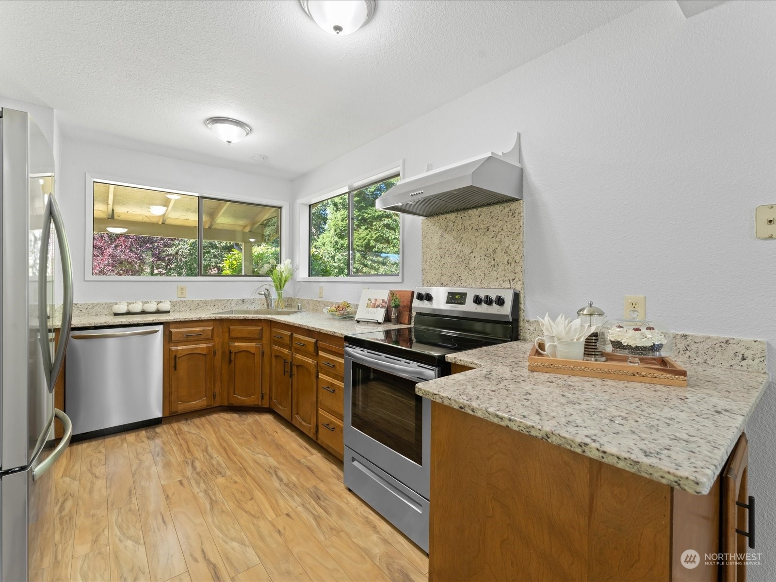 3119 Mountain View Road Ferndale, WA 98248 - Photo 18 of 40 a kitchen with a sink stove and refrigerator