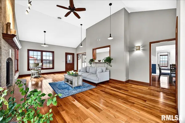 $535,000 | 7225 Township Road 625, Toulon, IL 61483