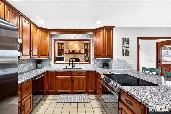 $535,000 | 7225 Township Road 625, Toulon, IL 61483