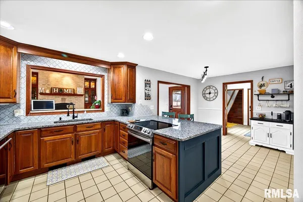 $535,000 | 7225 Township Road 625, Toulon, IL 61483