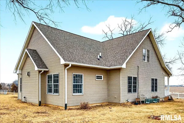 $535,000 | 7225 Township Road 625, Toulon, IL 61483