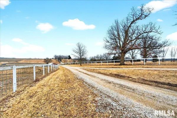 $535,000 | 7225 Township Road 625, Toulon, IL 61483