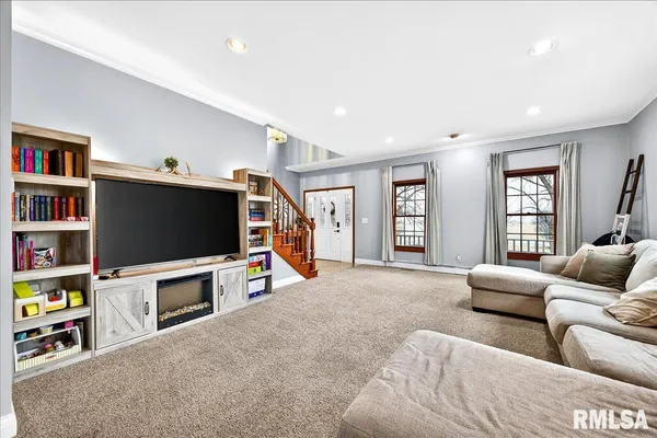 $535,000 | 7225 Township Road 625, Toulon, IL 61483