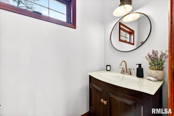 $535,000 | 7225 Township Road 625, Toulon, IL 61483