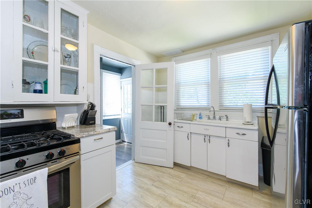 823 Hawthorne Road Bethlehem, PA 18018 - Photo 9 of 23 Gallery Image 9