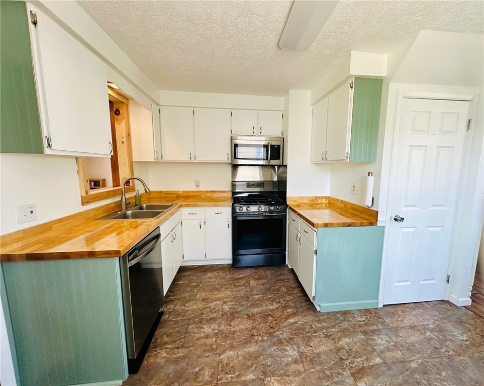 174 North Place Corning, NY 14830 - Photo 8 of 21