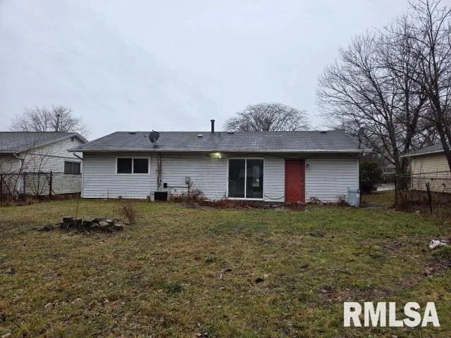 $119,900 | 5820 North Frostwood Parkway, Peoria, IL 61615