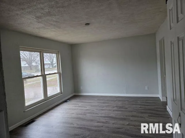 $119,900 | 5820 North Frostwood Parkway, Peoria, IL 61615