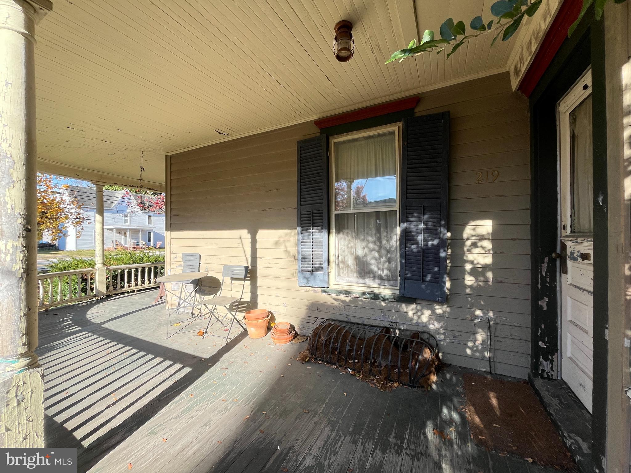 219 South Main Street Hurlock, MD 21643 - Photo 7 of 23 a living room with furniture