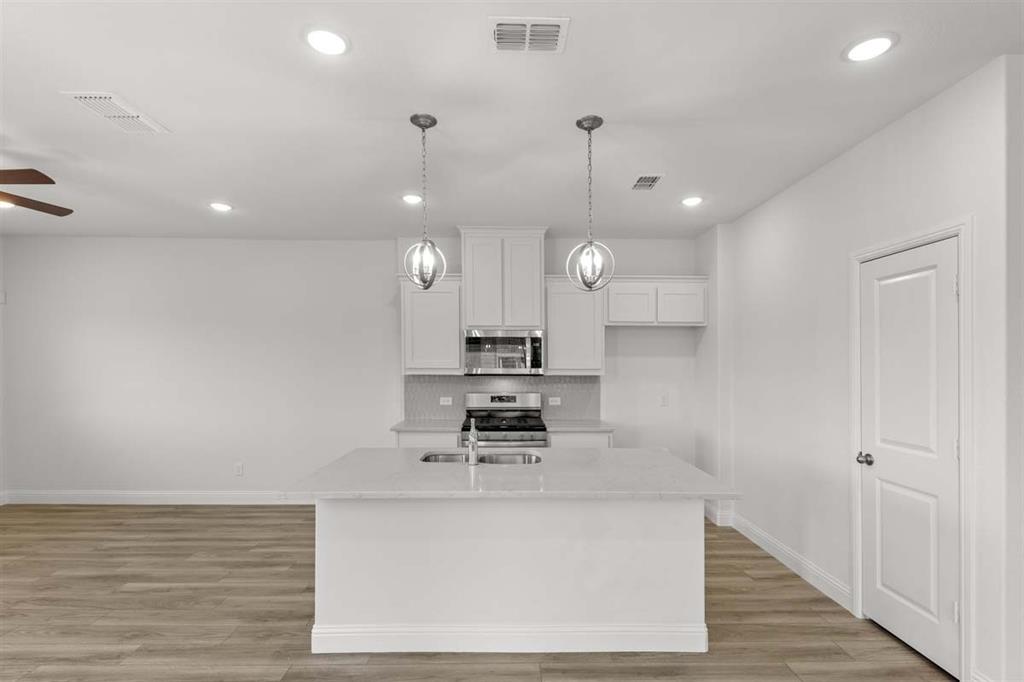 451 Sweet Spring Drive Lavon, TX 75166 - Photo 5 of 27 Lassen II Representative Photo_04