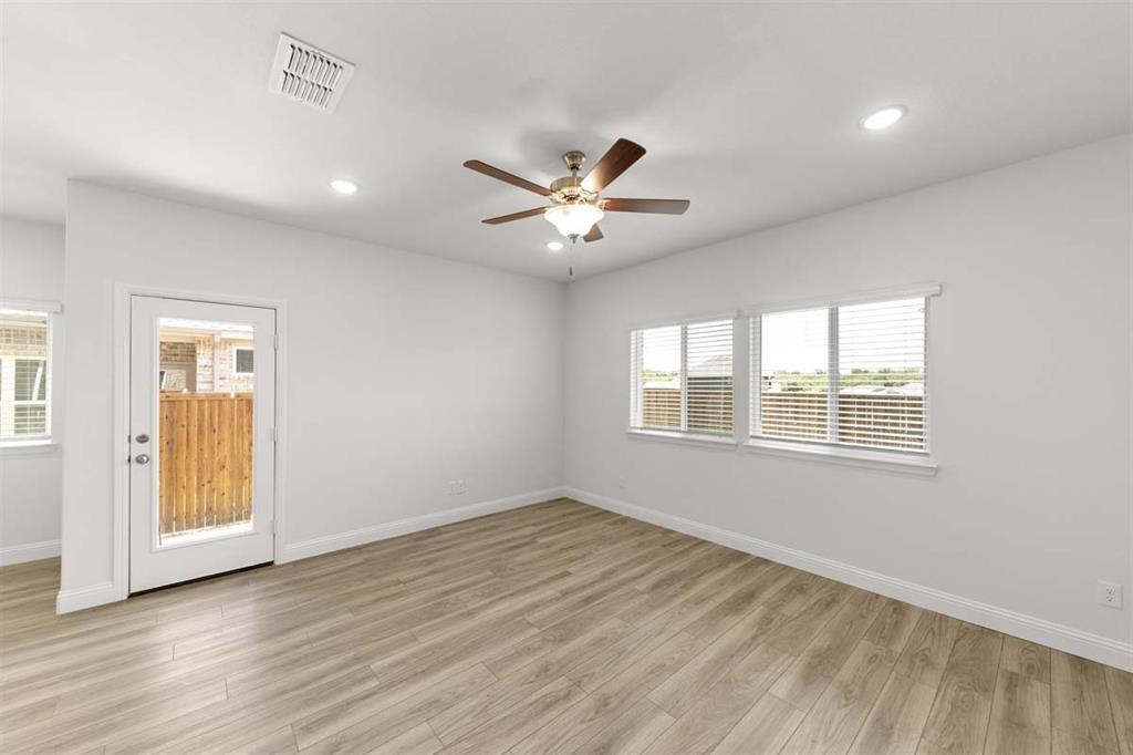 451 Sweet Spring Drive Lavon, TX 75166 - Photo 8 of 27 Lassen II Representative Photo_07