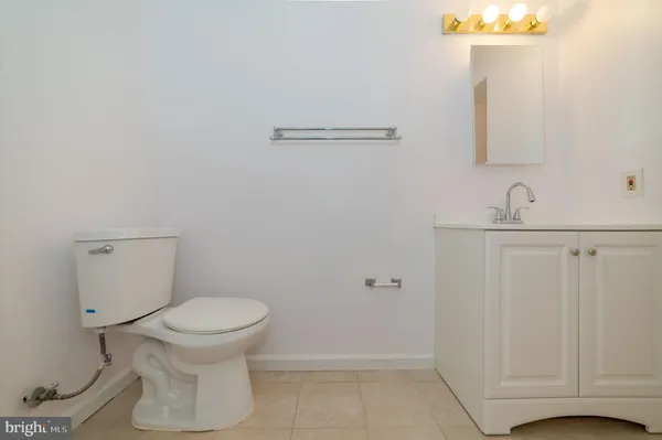 $3,000 | 5569 Caithness Court, Fairfax, VA 22032