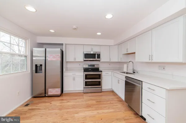 $3,000 | 5569 Caithness Court, Fairfax, VA 22032