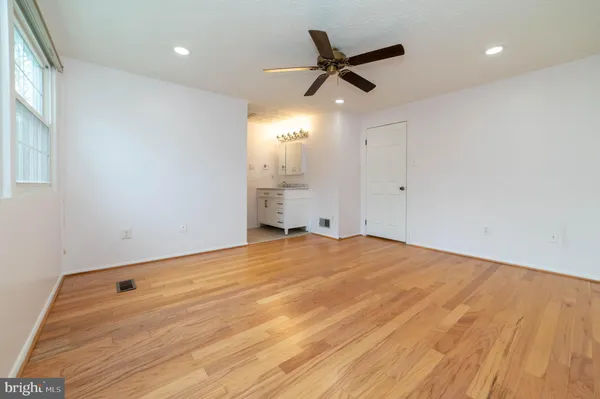 $3,000 | 5569 Caithness Court, Fairfax, VA 22032