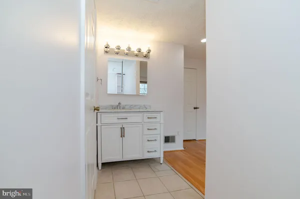 $3,000 | 5569 Caithness Court, Fairfax, VA 22032