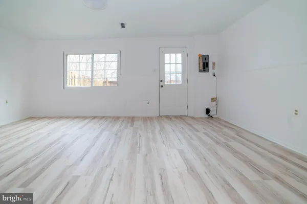 $3,000 | 5569 Caithness Court, Fairfax, VA 22032