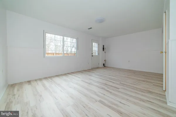 $3,000 | 5569 Caithness Court, Fairfax, VA 22032