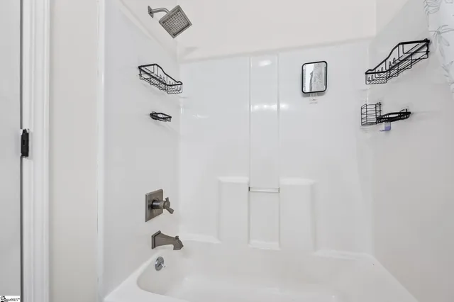 $525,000 | 17 Brookview Circle, Greenville, SC 29605