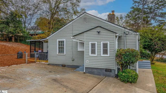 $525,000 | 17 Brookview Circle, Greenville, SC 29605