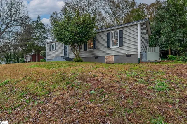 $525,000 | 17 Brookview Circle, Greenville, SC 29605