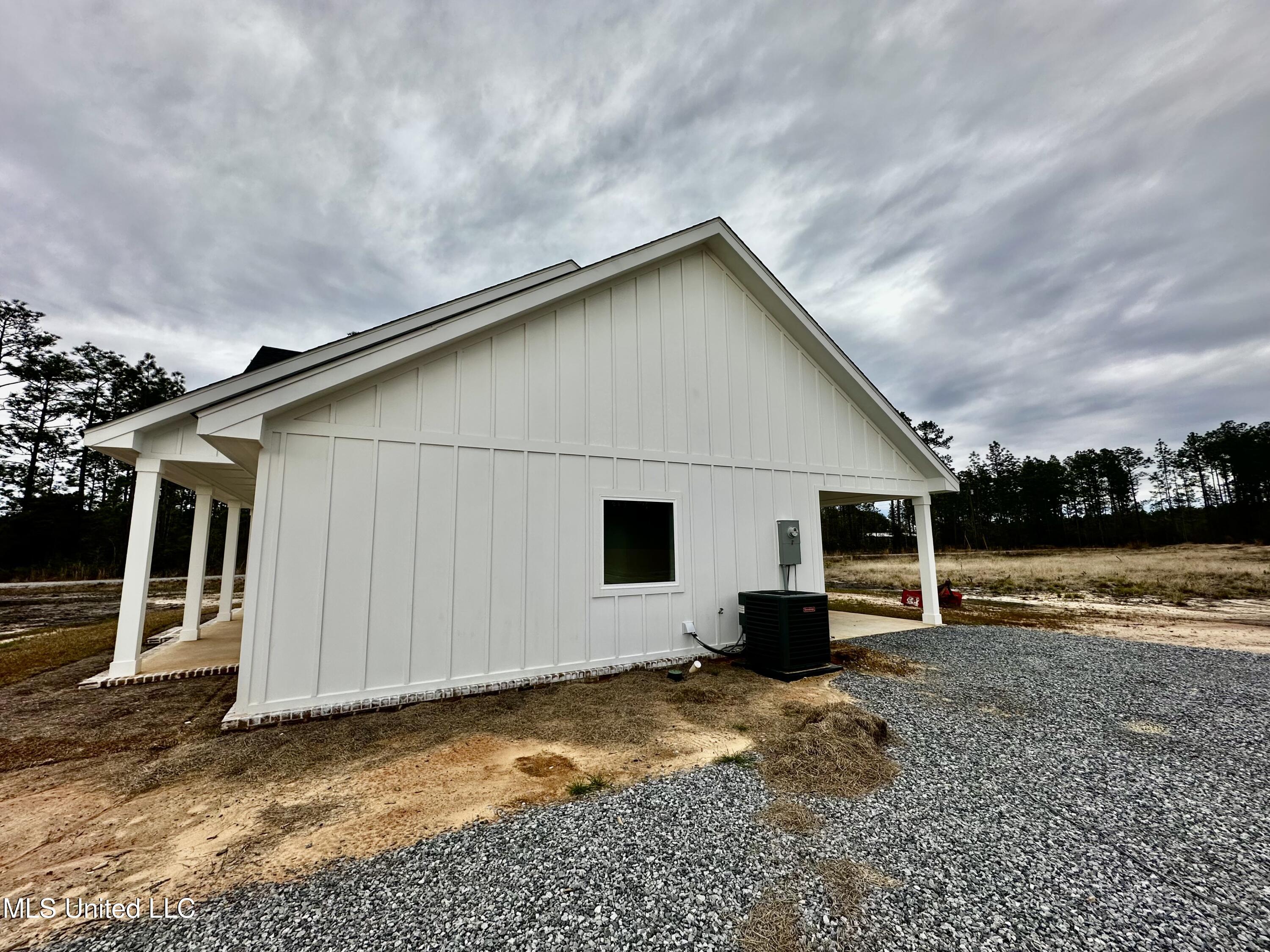 26600 Billy Hinton Road Lucedale, MS 39452 - Photo 6 of 29 FullSizeRender