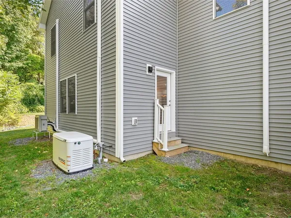 $424,900 | 71 Hefflon Lane, St. Albans, VT 05478